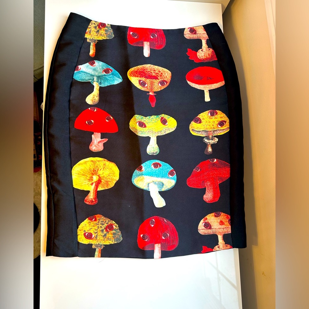 Pencil skirt artistic design pattern- size 10